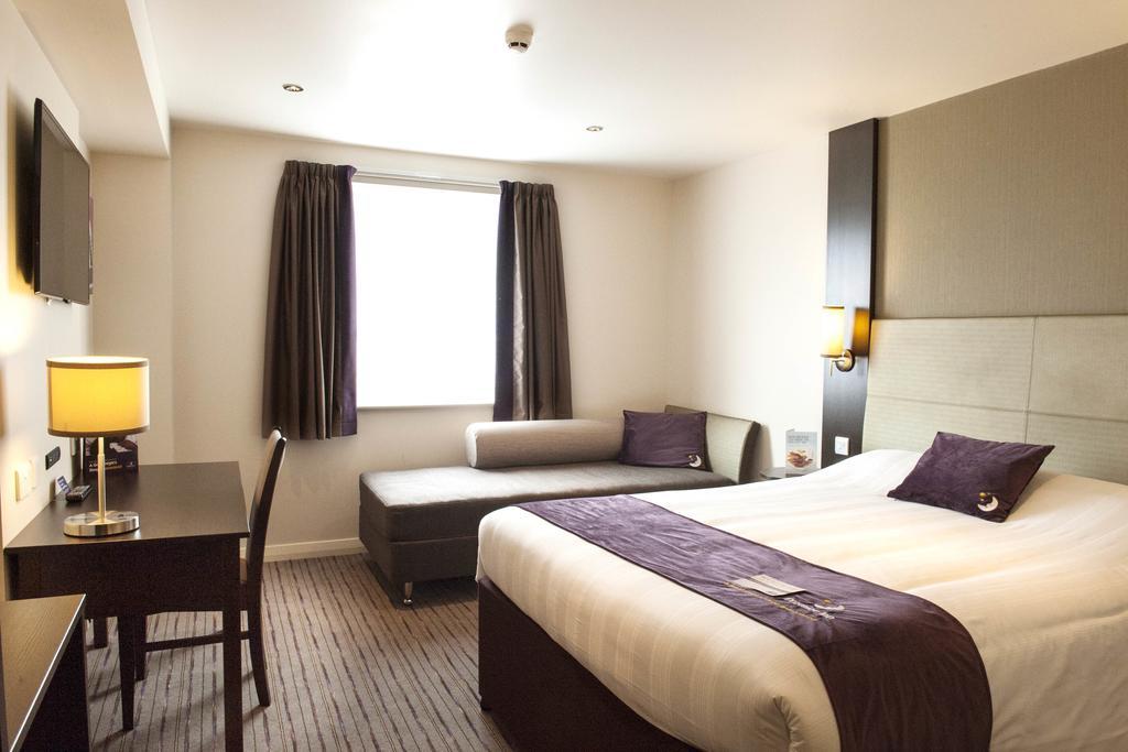 Premier Inn London Elstree / Borehamwood Eksteriør billede